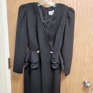 Leslie Fay Evening Cocktail black Dress Vintage dress Sz 6. Please see buttons